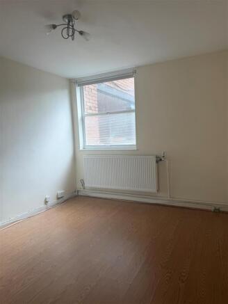 large bedroom.jpg