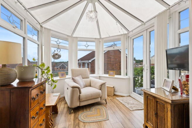 4 bed Detached for sale Image 12