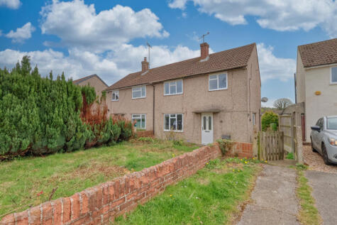 Coronation Crescent, Lane End, High Wycombe, Buckinghamshire, HP14