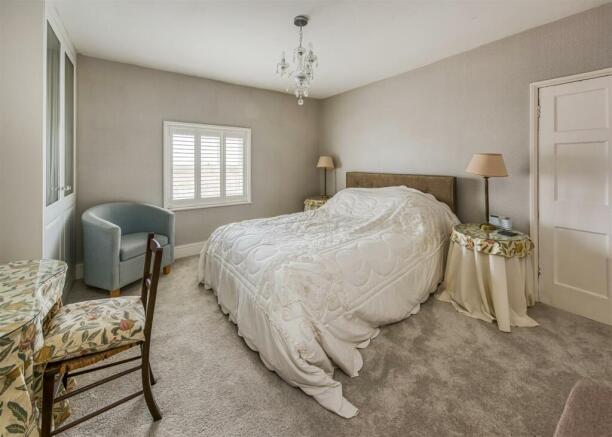 4 Church Road-bed2b.jpg