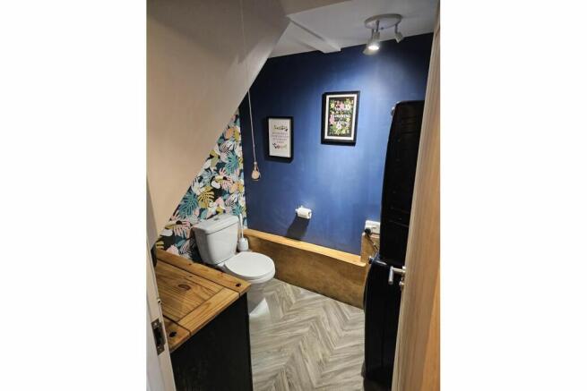 Photo 8