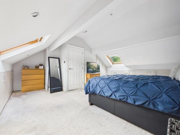 3 bed Terraced for sale Image 9