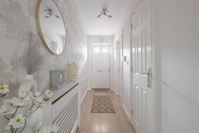 4 bed Detached for sale Image 9