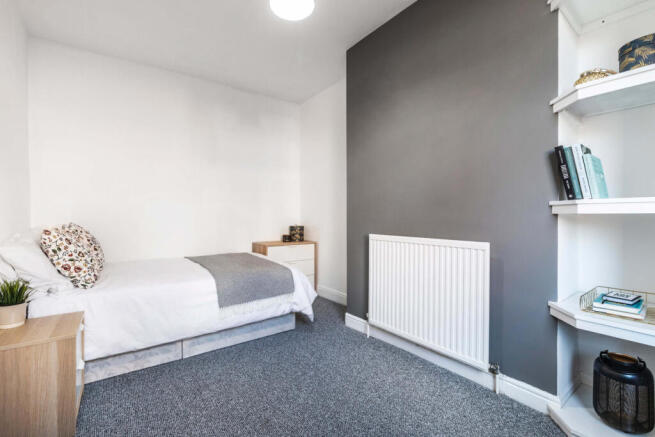 6 bed House to rent Image 9