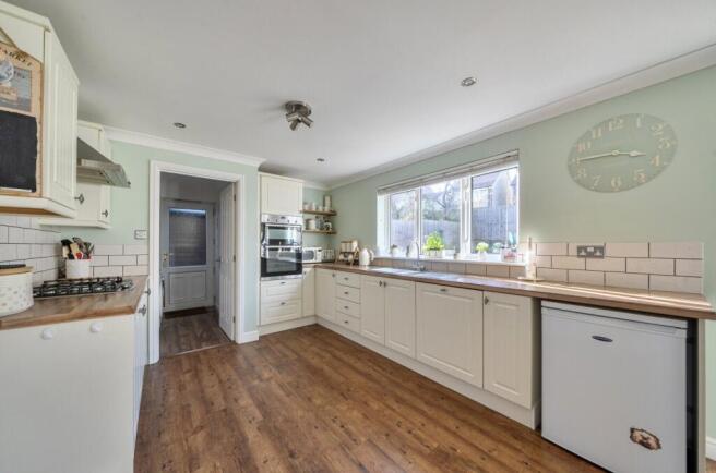 Grants Close, Wincanton, Somerset, BA9 photo 4
