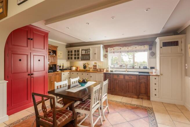 Kitchen/Breakfast Room