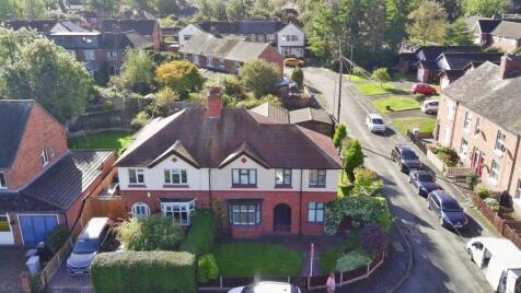 2 Hillfield Gardens, Nantwich, Cheshire CW5 7BU