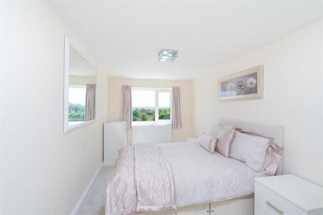 6 bed Semi-Detached for sale Image 12