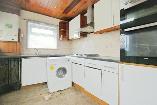 3 bed Semi-Detached for sale Image 5