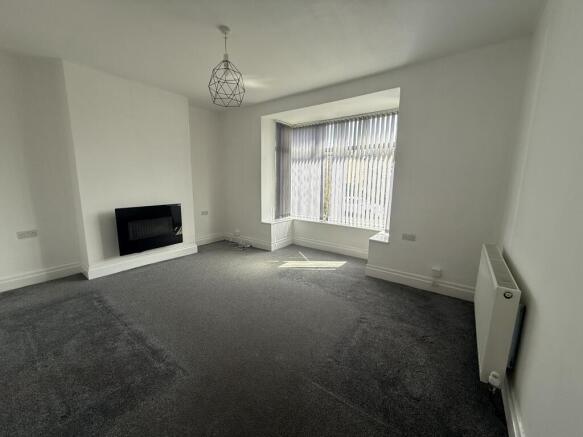2 bed End of Terrace to rent Image 6