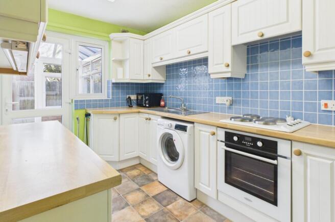 CAM02519G0-PR0367-STILL009