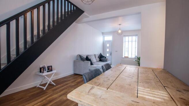 2 bed Terraced to rent Image 7