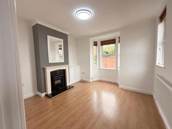 35 Balance Hill - Living room .jpg