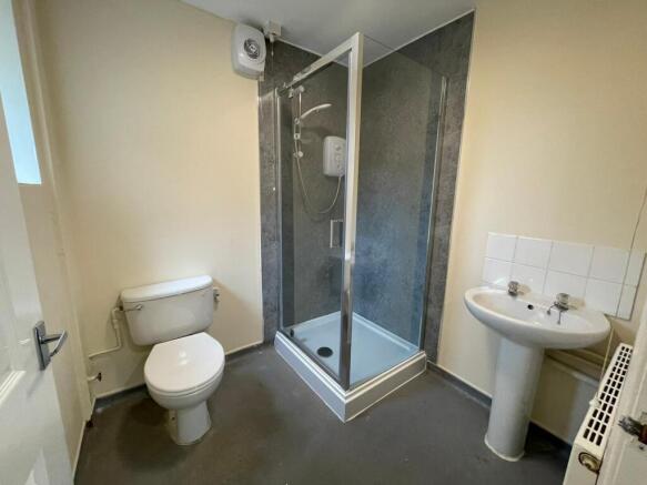 3 bed Terraced to rent Image 5