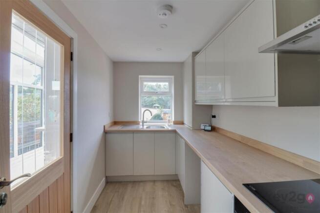 3 bed Terraced to rent Image 7