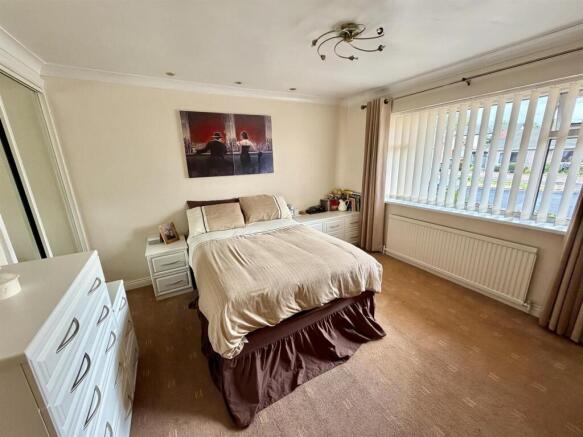 2 bed Semi-Detached Bungalow for sale Image 10