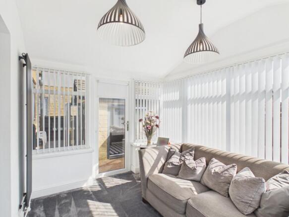 4 bed Detached for sale Image 11
