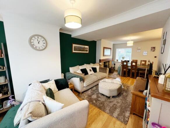 Lounge / Dining room