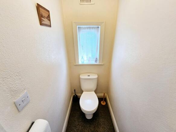 3 bed Semi-Detached for sale Image 11