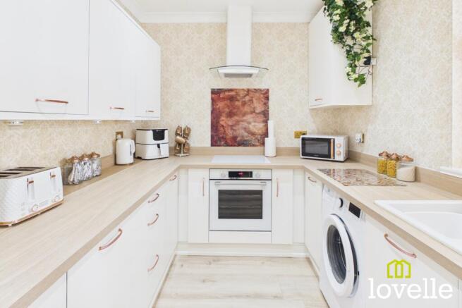 3 bed Terraced for sale Image 8