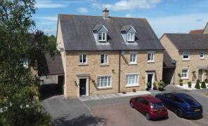 30, Halls Drift, Ipswich IP5 2DE