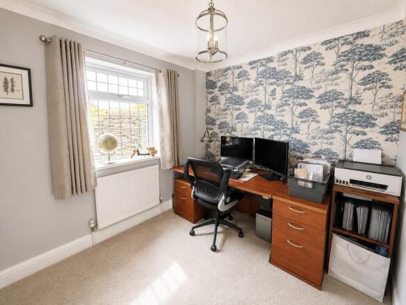 4 bed Detached for sale Image 10