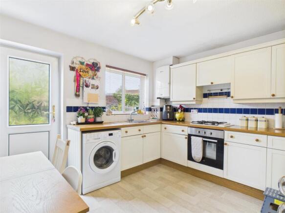 Lintern Crescent, Warmley, Bristol, BS30 8GB photo 4