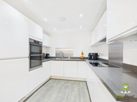 EweMove Estate Agents Basingstoke - Longwood Copse