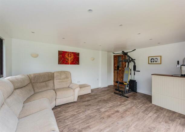 5 Dimmingsdale Road-garden room2.jpg