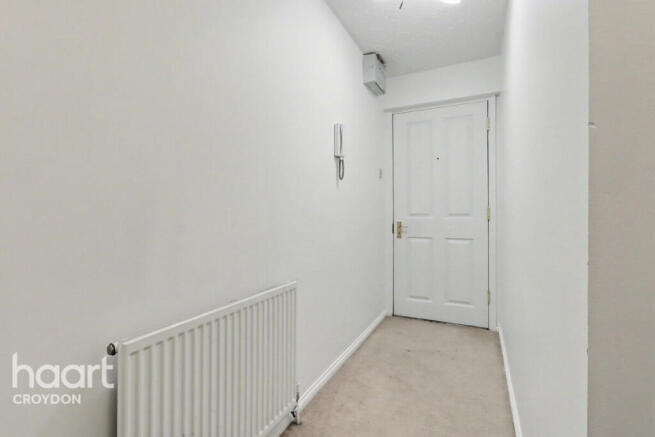 Franklin Way, Croydon photo 4