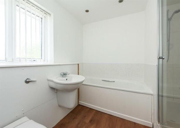 2 Royal Oak Drive-Bathroom.jpg