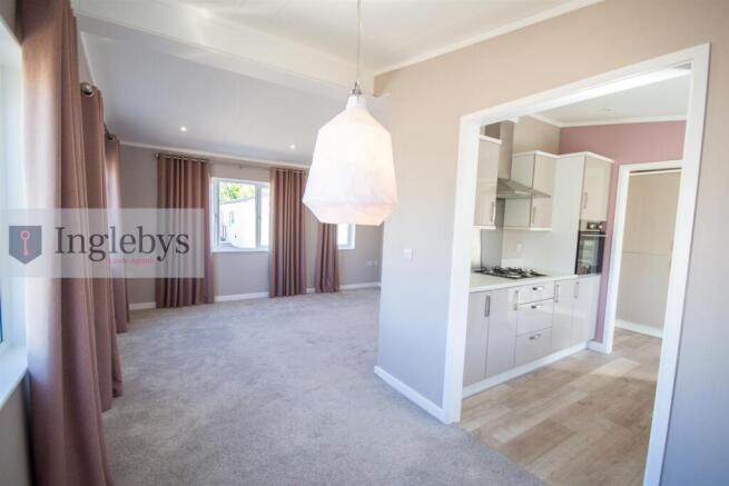2 bed Park Home for sale Image 6