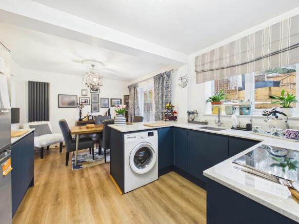 CAM05192G0-PR0227-STILL007