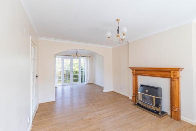 4 bed Detached for sale Image 4