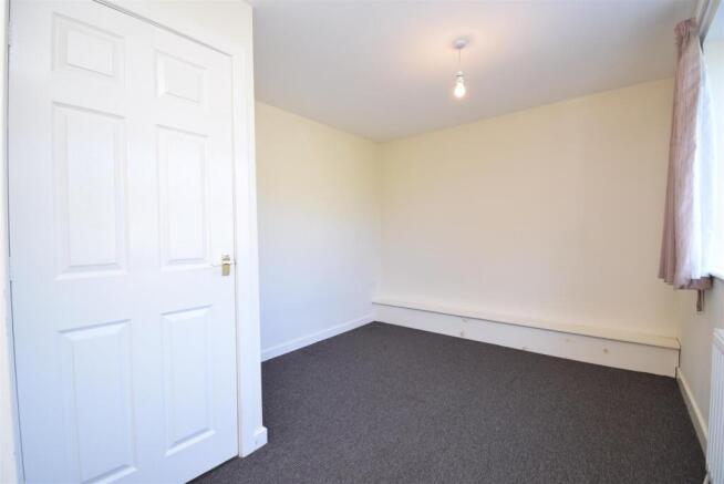 2 bed Town House to rent Image 8