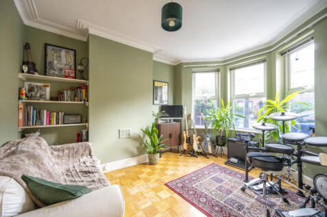 Fleeming Road, Lloyd Park, London, E17