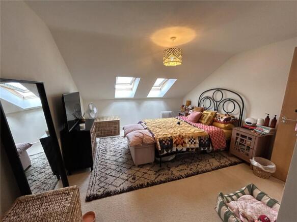 2 bed Apartment for sale Image 6