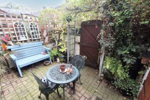 29, Pine Road, Todmorden OL14 8EE