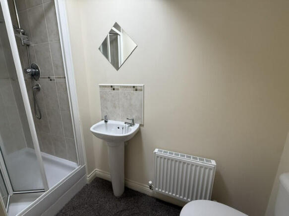 3 bed Town House for sale Image 4