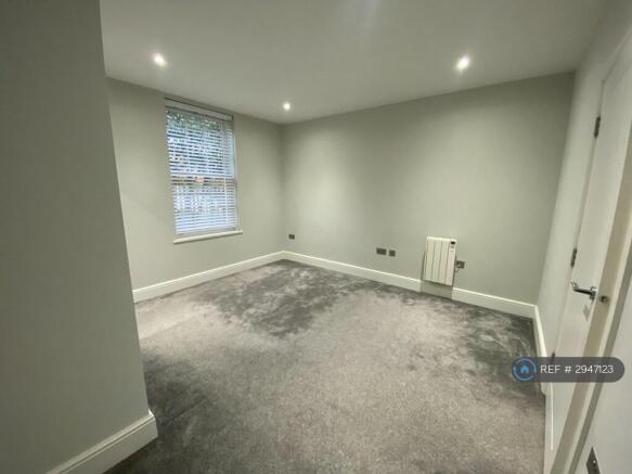 2 bed Flat to rent Image 9