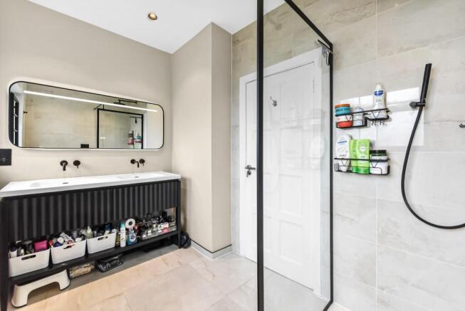 SHOWER ROOM NEW.jpg