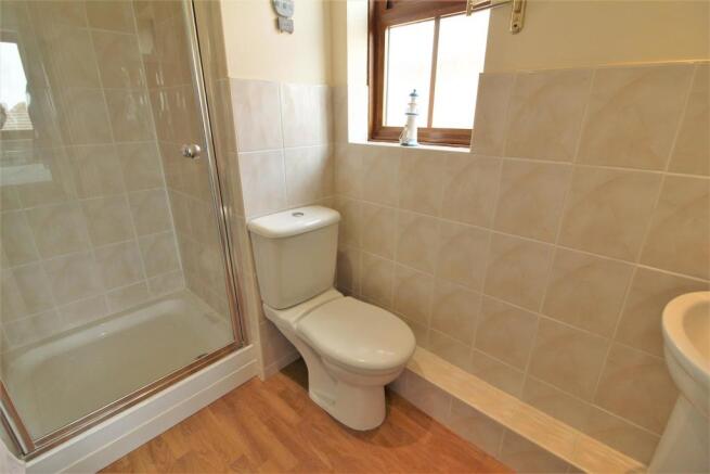 EN-SUITE TO MASTER BEDROOM