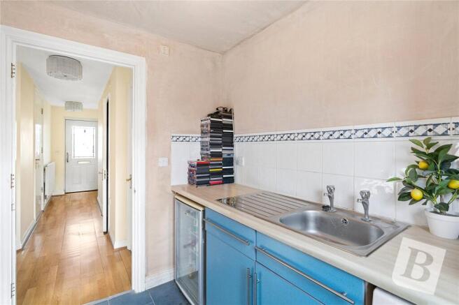 Bancroft Chase, Hornchurch, RM12 photo 4
