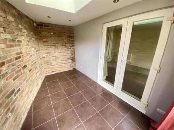 3 bed Semi-Detached for sale Image 7