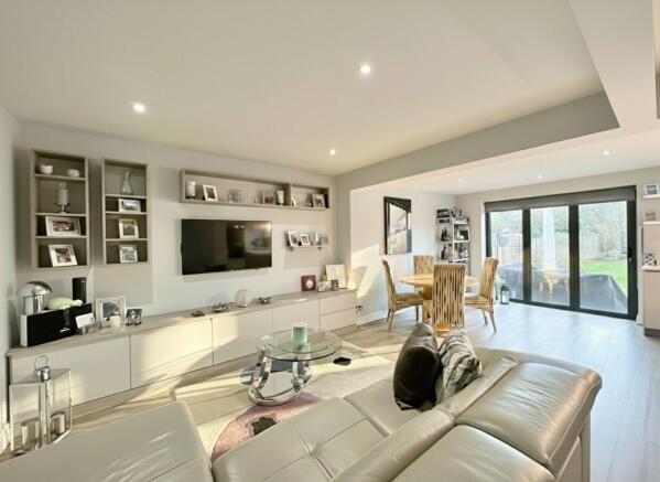 Open-plan Kitchen/Diner/Living Room