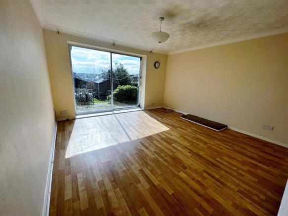 SITTING ROOM: