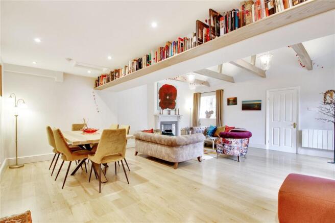 Sitting/Dining Room