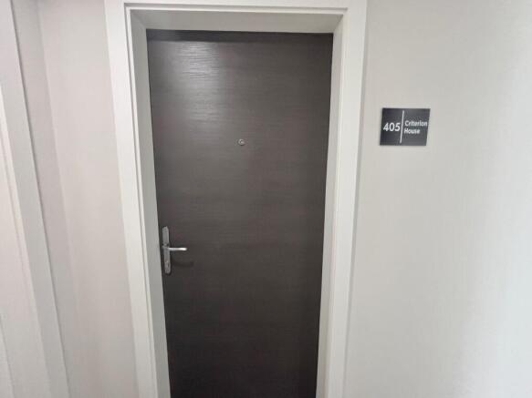 2 bed Apartment to rent Image 6