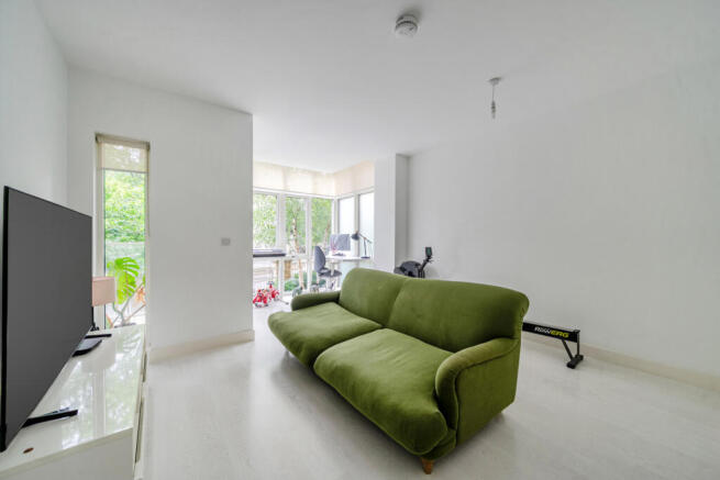 1470451-8-6a20360...