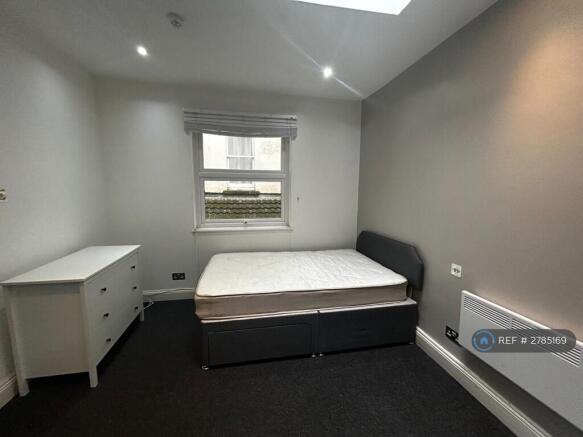 Bedroom / Living Area